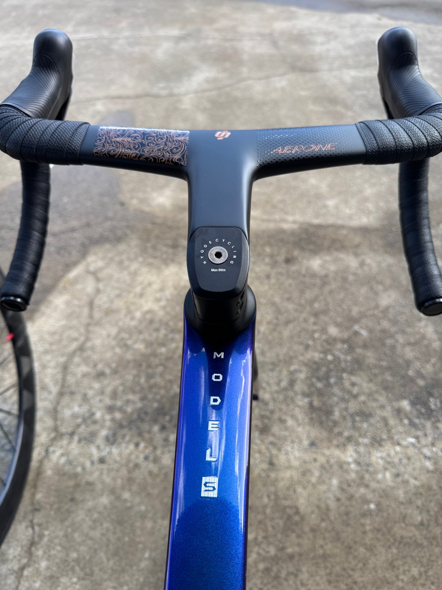 Hygge lightweight road bike